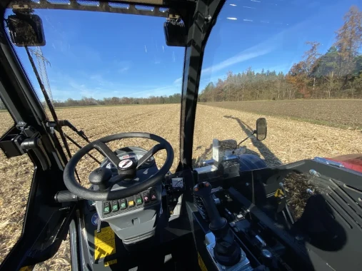 clearly arranged, state of the art workplace